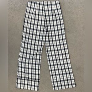 Princess Polly Euros pants in black and white. Size US 6! NWT never worn.